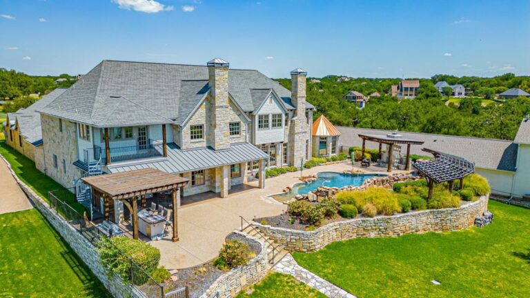 Exquisite Mainbody Lake Granbury Residence: Custom Home by Chris Thomas, For Sale at $2,996,000