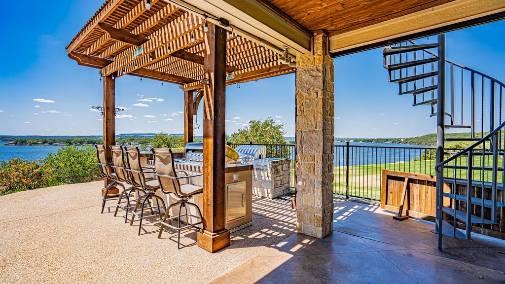 Exquisite mainbody lake granbury residence custom home by chris thomas for sale at 2996000 10