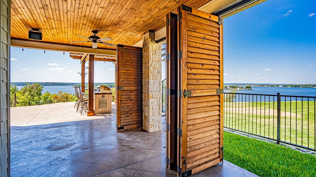 Exquisite mainbody lake granbury residence custom home by chris thomas for sale at 2996000 12