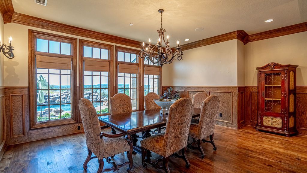 Exquisite mainbody lake granbury residence custom home by chris thomas for sale at 2996000 17