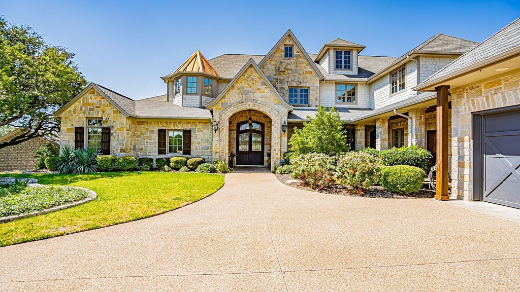 Exquisite mainbody lake granbury residence custom home by chris thomas for sale at 2996000 3