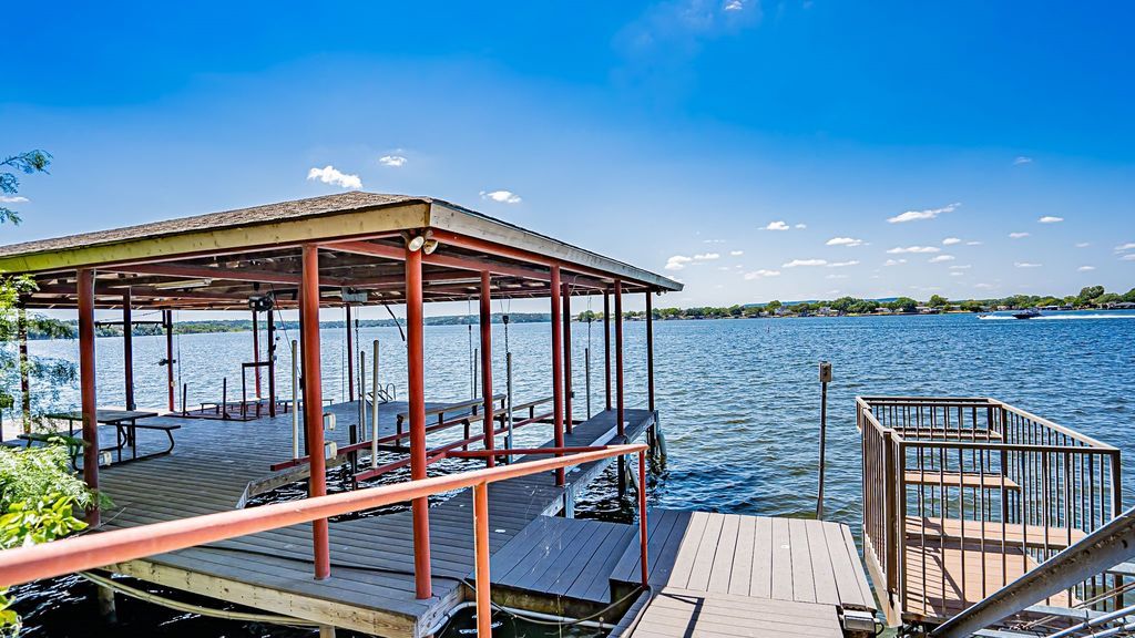 Exquisite mainbody lake granbury residence custom home by chris thomas for sale at 2996000 39