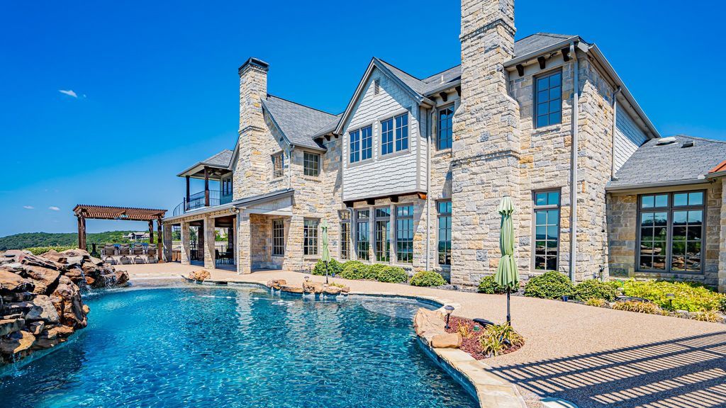 Exquisite mainbody lake granbury residence custom home by chris thomas for sale at 2996000 5