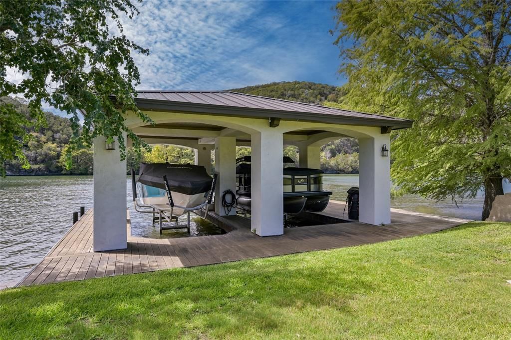 Modern luxury on lake austin remarkable home in prestigious enclave asks for 12. 75 million 34