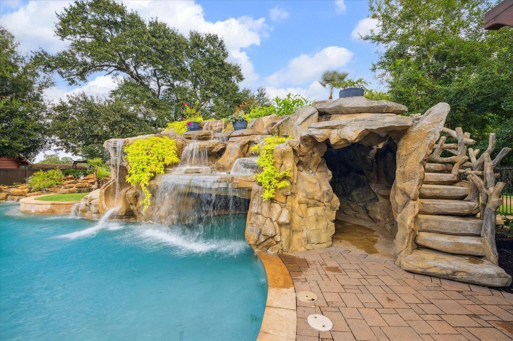 Luxurious mediterranean estate set on almost 6 unrestricted acres in tomball priced at 5. 5 million 44