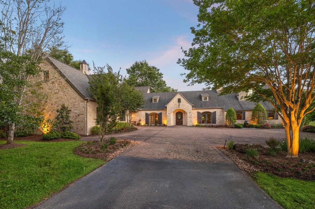 Stunning entertainers dream home on 12 acres listed for 2. 95 million 2