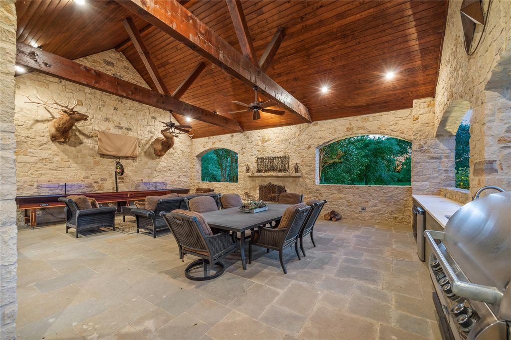 Stunning entertainers dream home on 12 acres listed for 2. 95 million 41