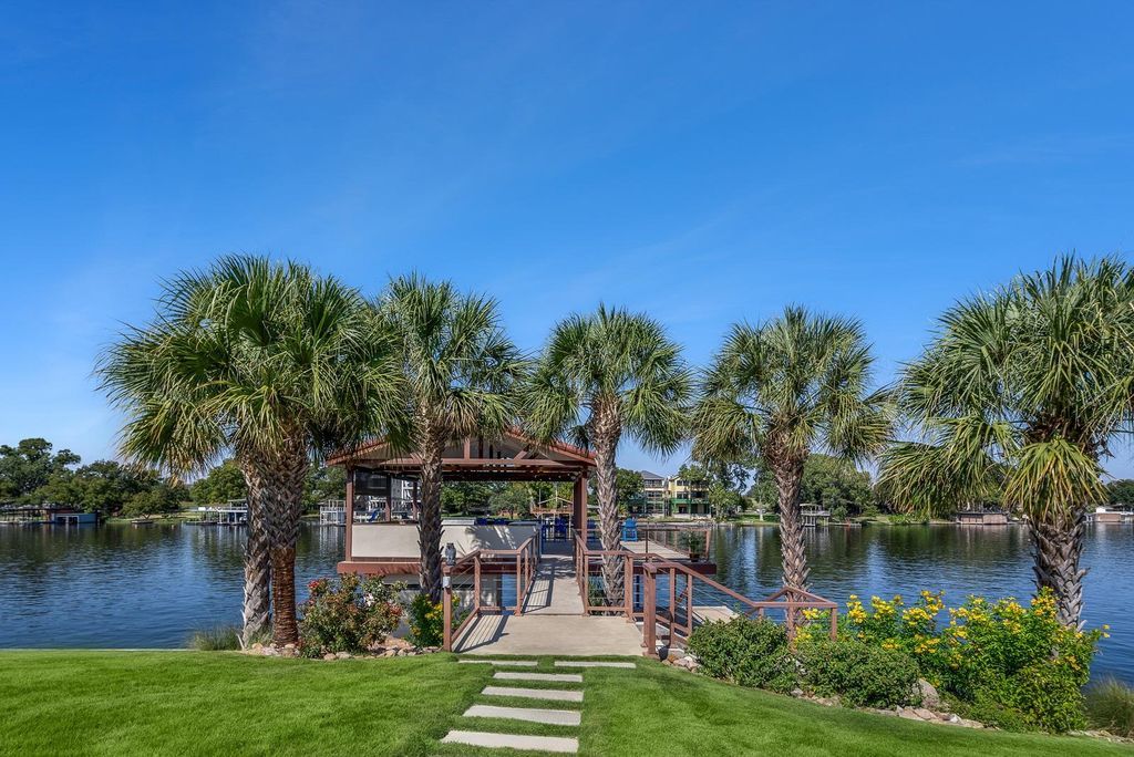 Beautifully crafted home with over 500 feet of waterfront on lake lbj priced at 4. 75 million 21