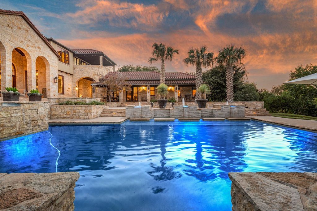 Breathtaking bluff top estate on 5 acres of private land asking 4999000 33