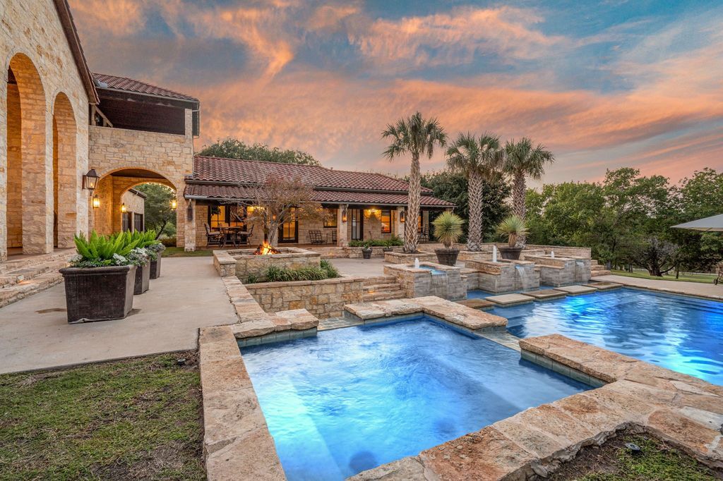 Breathtaking bluff top estate on 5 acres of private land asking 4999000 34