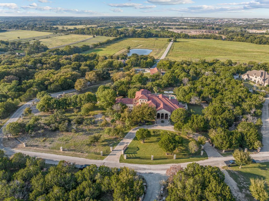 Breathtaking bluff top estate on 5 acres of private land asking 4999000 35