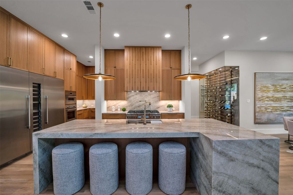 Elegant mid century style estate with clean lines and modern amenities asking 4. 395 million 13