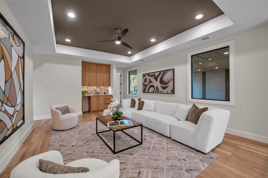 Elegant mid century style estate with clean lines and modern amenities asking 4. 395 million 31