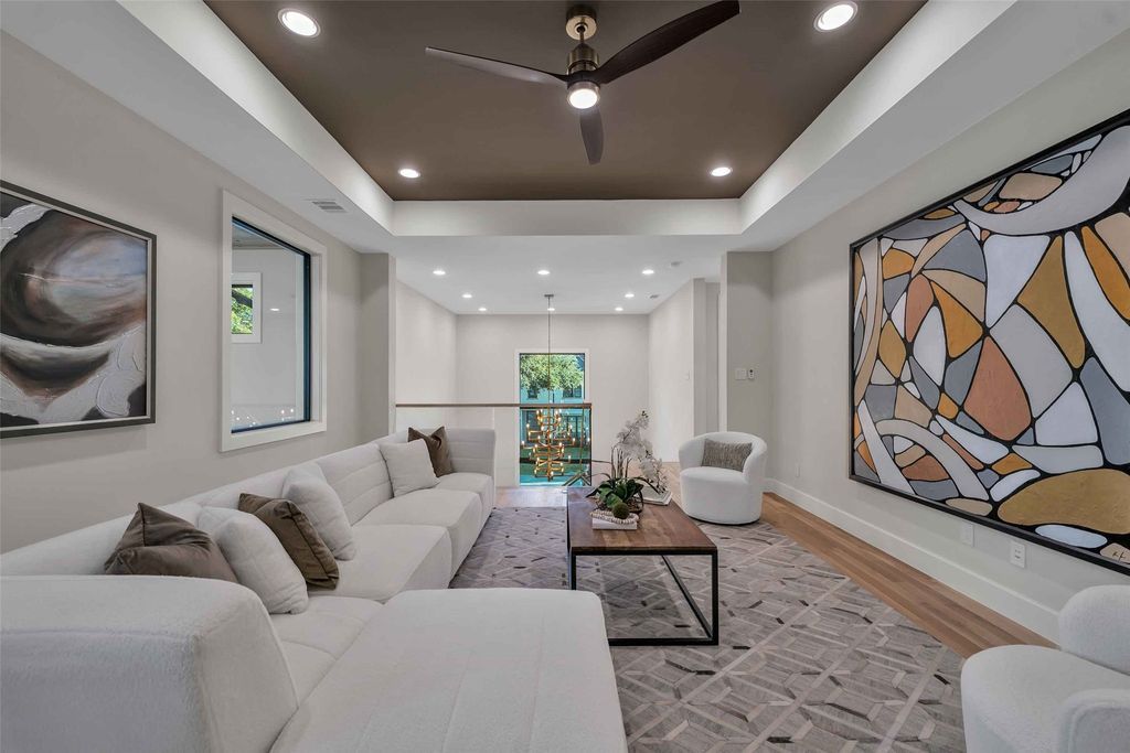 Elegant mid century style estate with clean lines and modern amenities asking 4. 395 million 33