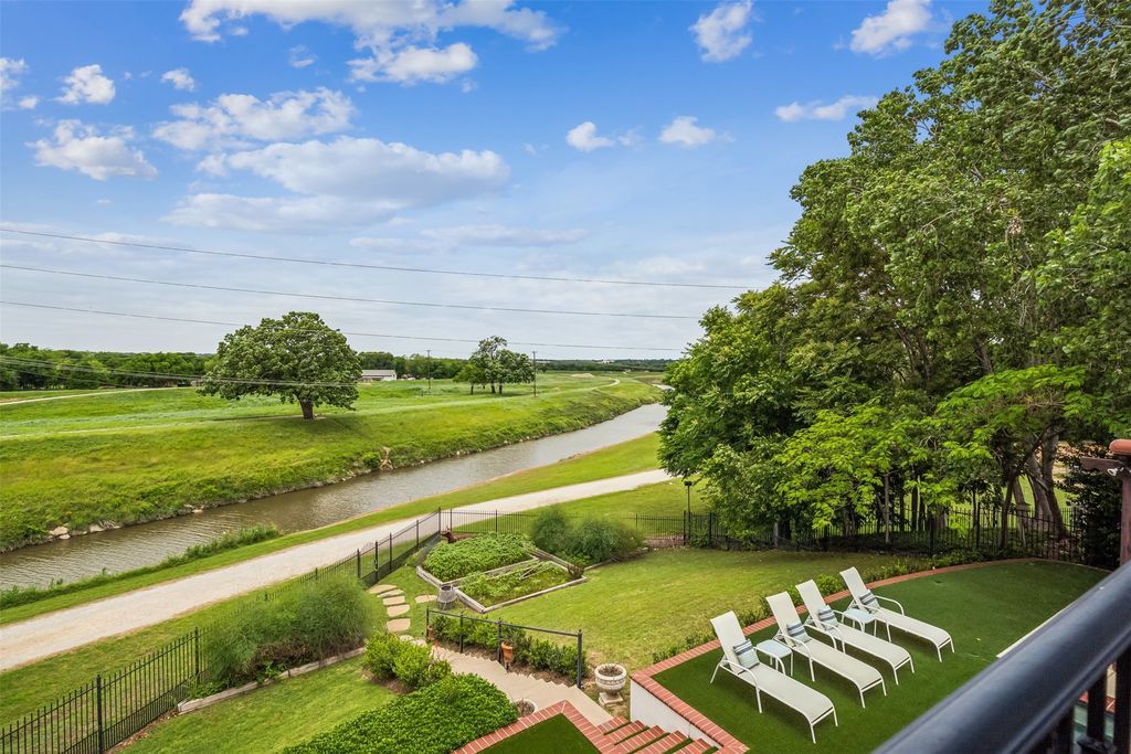 Exquisite spanish hacienda overlooking the trinity river quality construction and luxurious amenities for 4. 85 million 37