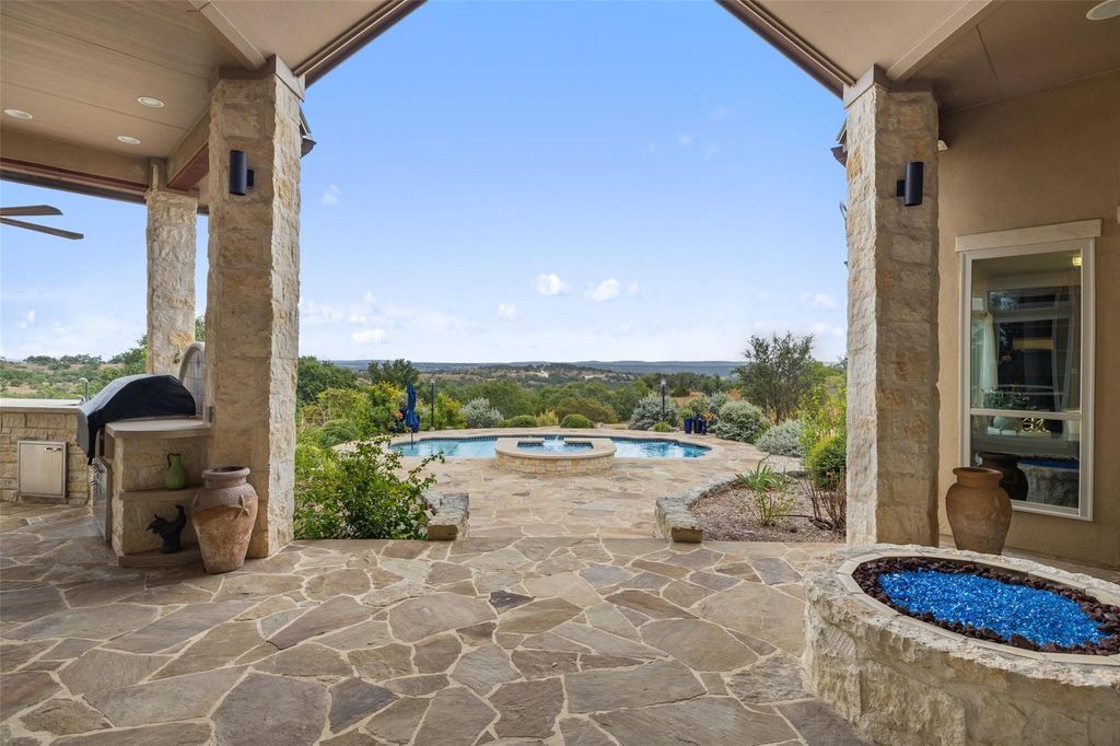 La colina ranchita – a hilltop gem with expansive views and endless charm listed at 2 20