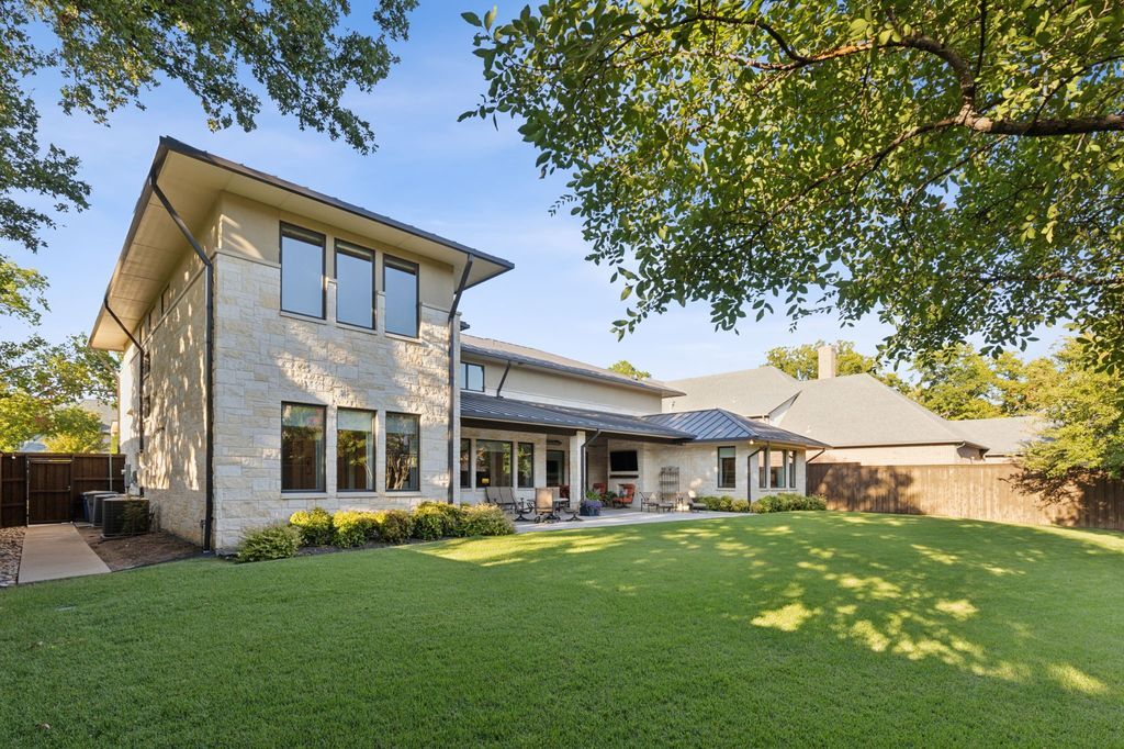 Luxurious 2015 contemporary residence in prestigious preston hollow dallas listed for 4. 895 million 38