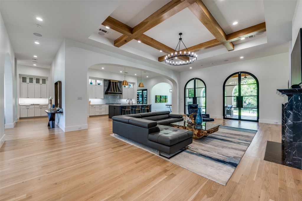 Single story marvel in coveted dallas neighborhood blending classic charm with modern luxury listed for 5495000 10