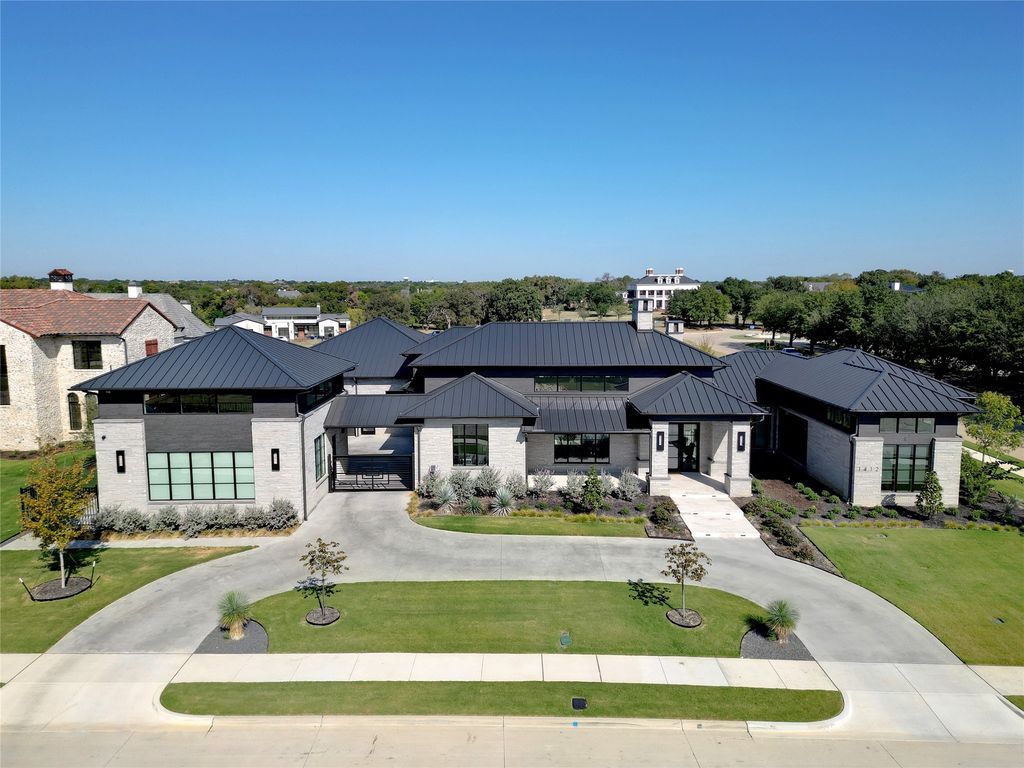 Timeless modern luxury in colleyvilles prestigious oak alley listed at 3. 99 million 2