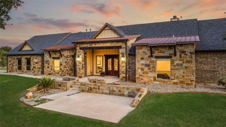 Exceptional Equestrian Living: Parker County Property with Comprehensive Facilities, $2.99 Million