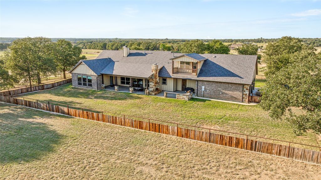 Exceptional equestrian living parker county property with comprehensive facilities 2. 99 million 32