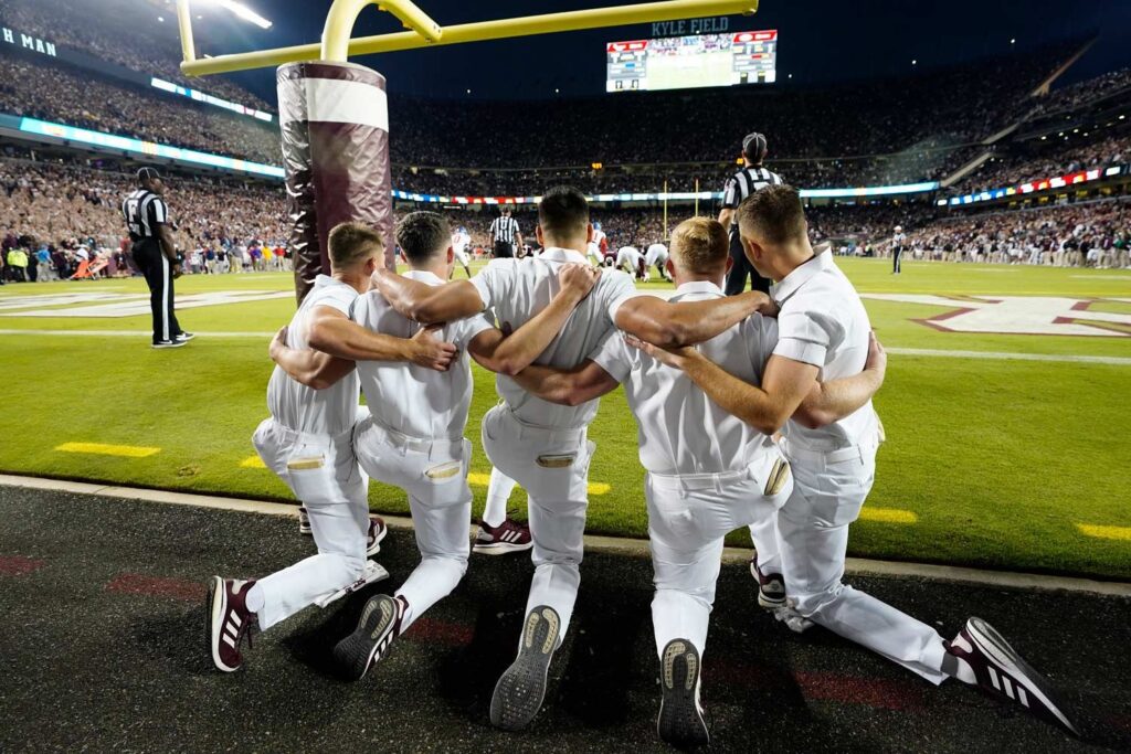 Yell leaders kneeling result compressed