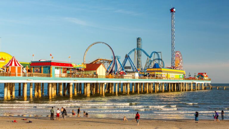 Galveston – The Ultimate Coastal Getaway: A Blend of History, Beaches, and Top Attractions