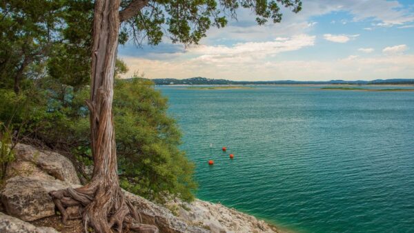 Exploring Lake Travis: Activities, Scenery, and Lakefront Properties