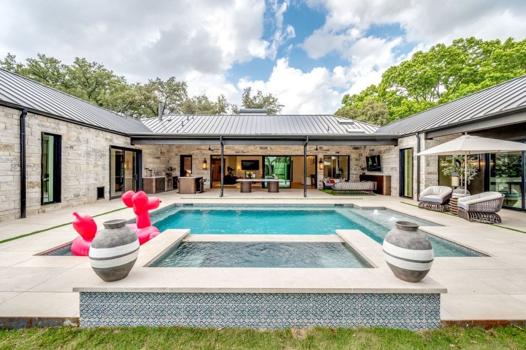 Modern elegance redefined northwood hills new construction by mvsp x nash design for 4. 2 million 35