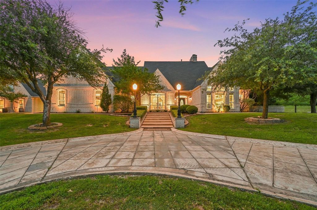 Unparalleled luxury living in rockwall estate listed for 2. 3 million 34