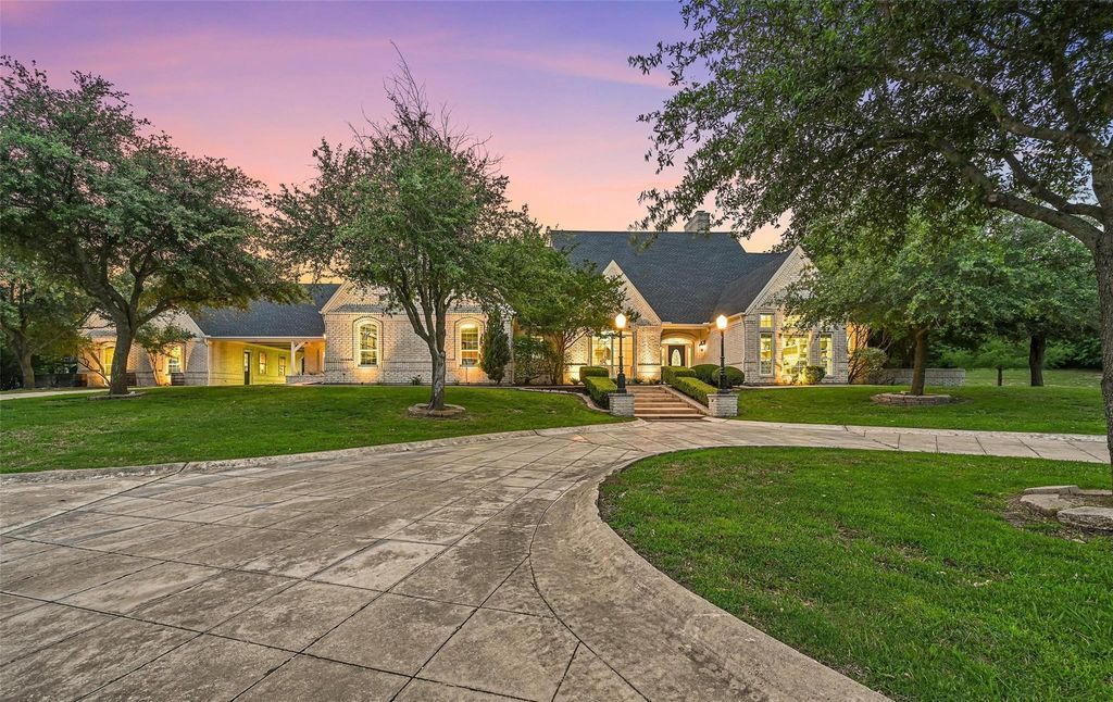 Unparalleled luxury living in rockwall estate listed for 2. 3 million 35