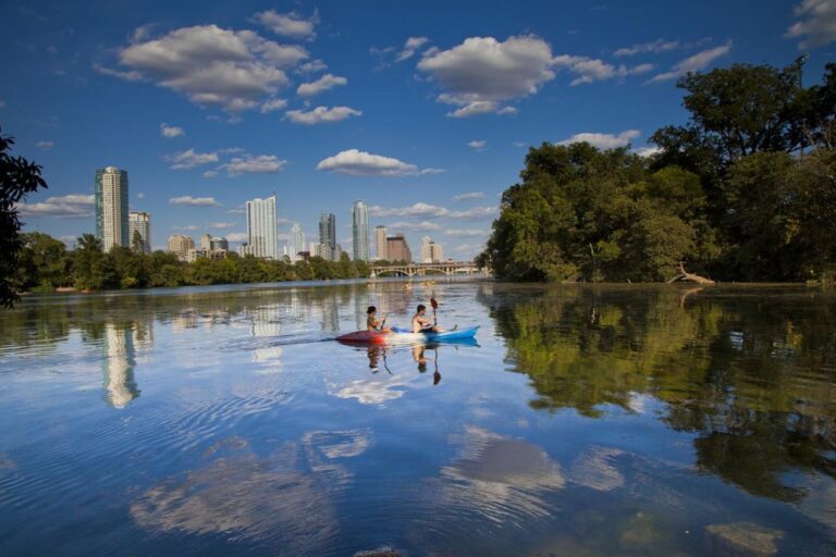 Boating and Water Sports on Texas’s Famous Lakes: A Complete Guide