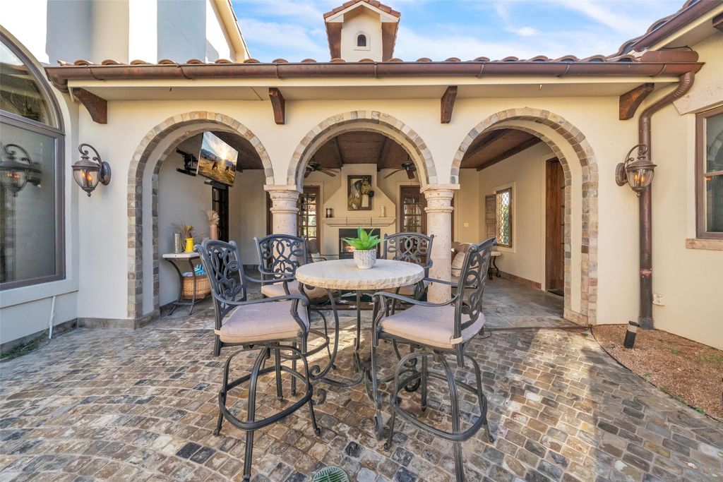 A taste of tuscany extraordinary 3. 395m horse property in exclusive texas community 35