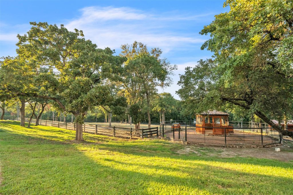 A taste of tuscany extraordinary 3. 395m horse property in exclusive texas community 6