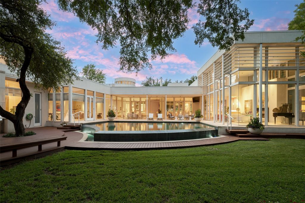 An icon in entertainment 9000 sq. Ft. Estate with a history of movie and tv fame for 8. 495 million 2