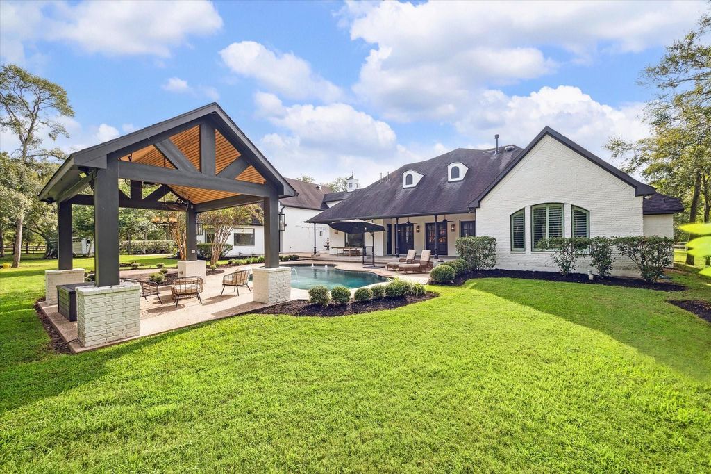 Entertainers dream gorgeous home in missouri city with open layout now on the market for 2. 2 million 41