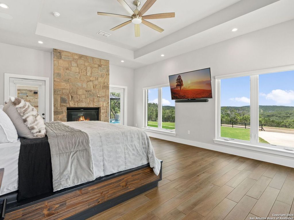 Scenic splendor expansive property with rolling hills and views for 4. 75 million 18