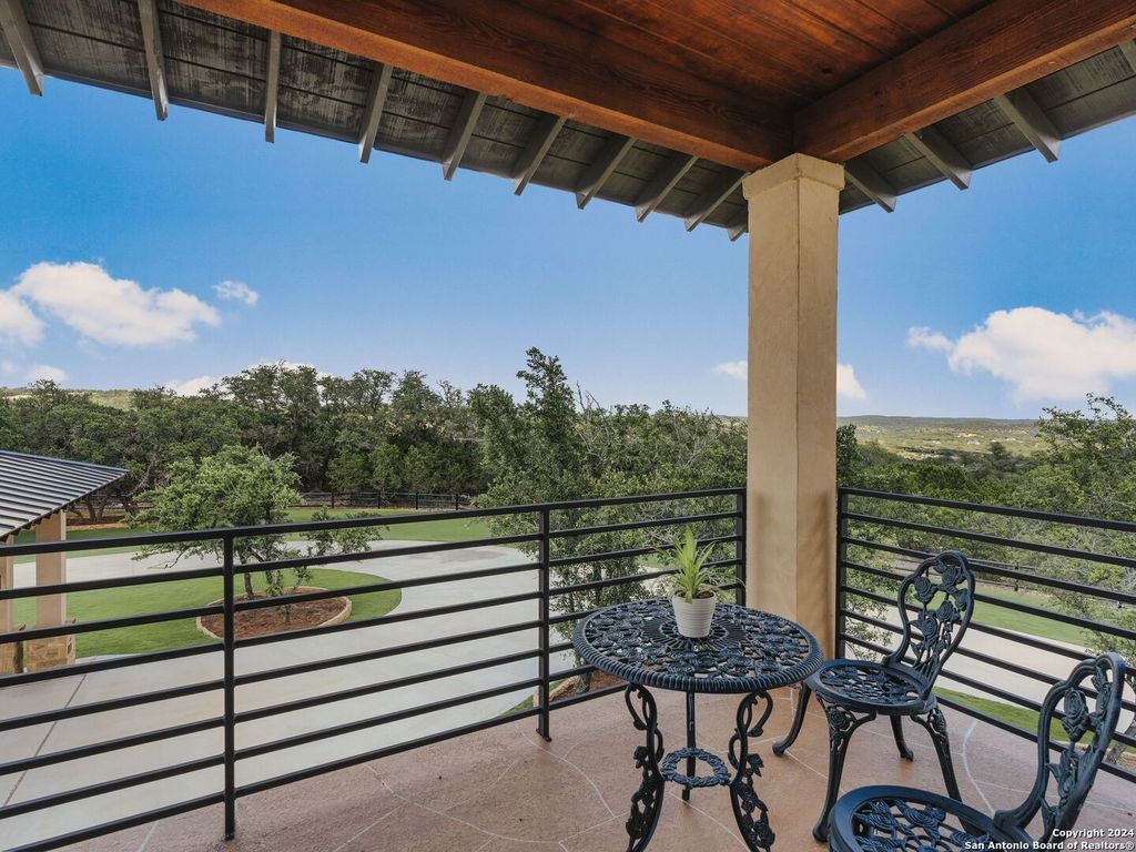 Scenic splendor expansive property with rolling hills and views for 4. 75 million 27