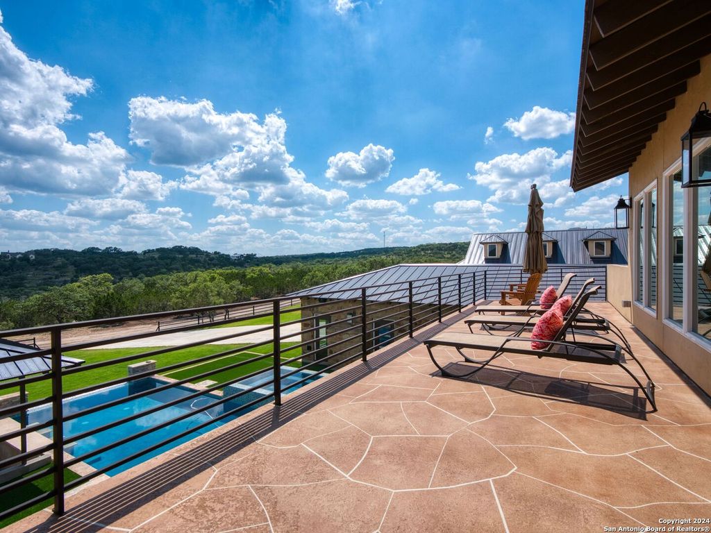 Scenic splendor expansive property with rolling hills and views for 4. 75 million 38