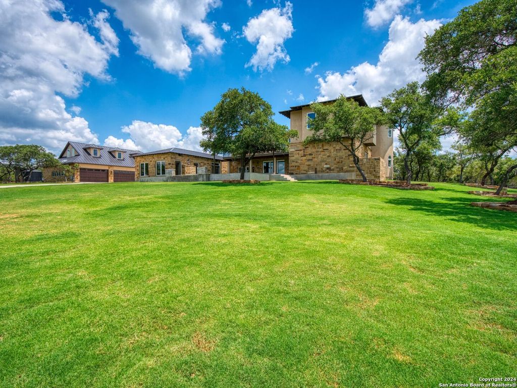 Scenic splendor expansive property with rolling hills and views for 4. 75 million 7