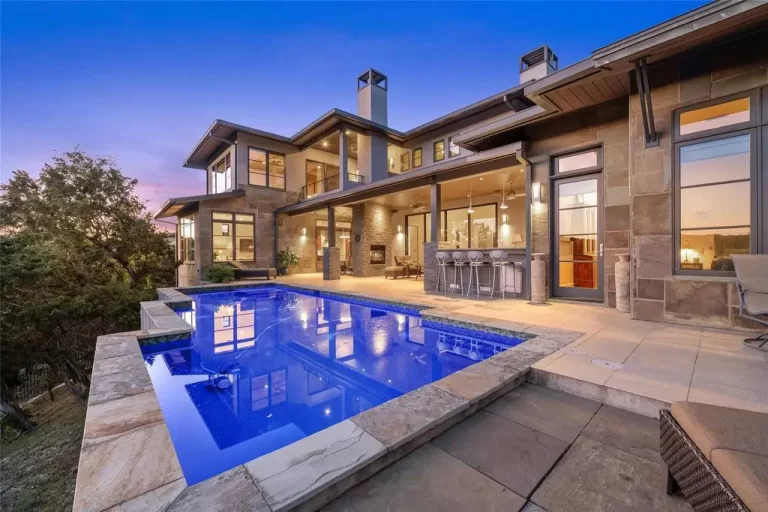 Contemporary Masterpiece with Breathtaking Panoramic Views Hits the Market for $3,599,000