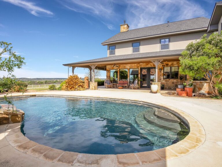 Exclusive ranch-style estates for a unique Texas experience