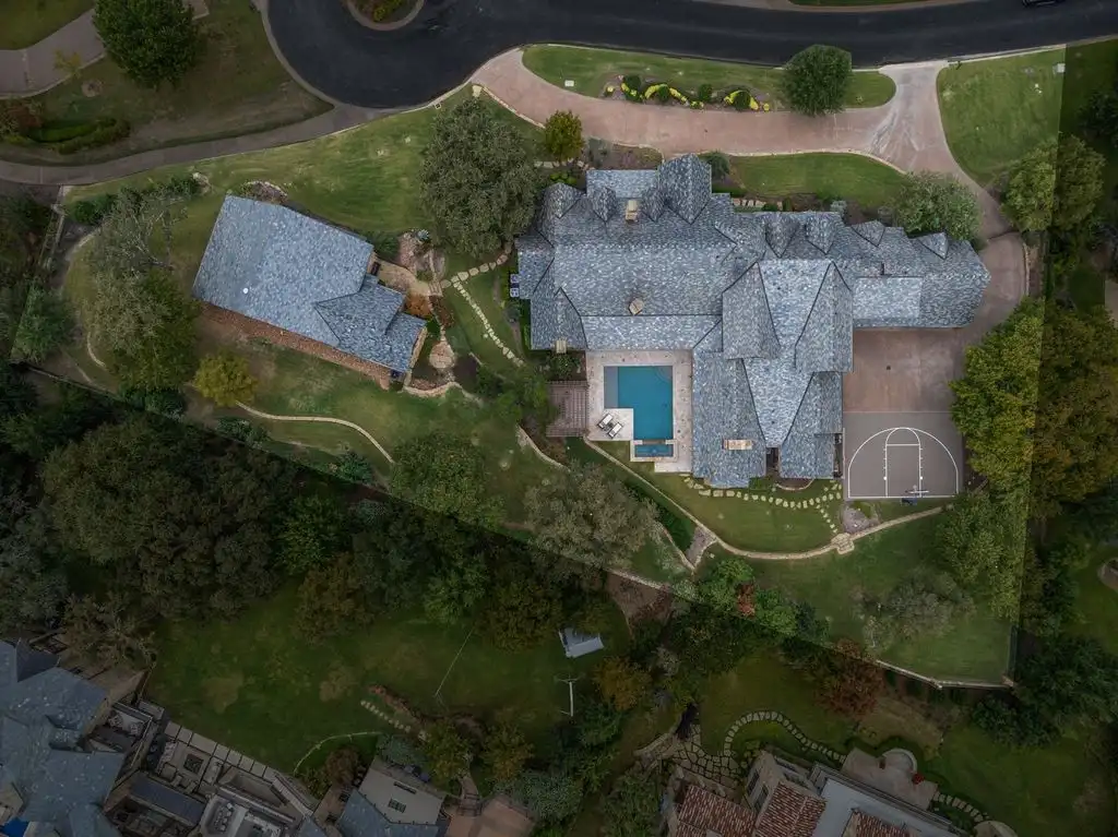 Exceptional 6. 999m simmons estates property offering luxury and recreation 39 result