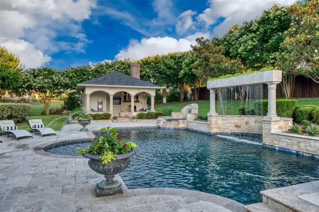 Exquisite 2. 5 acre estate in the prestigious hills of buffalo creek listed for 2695000 2