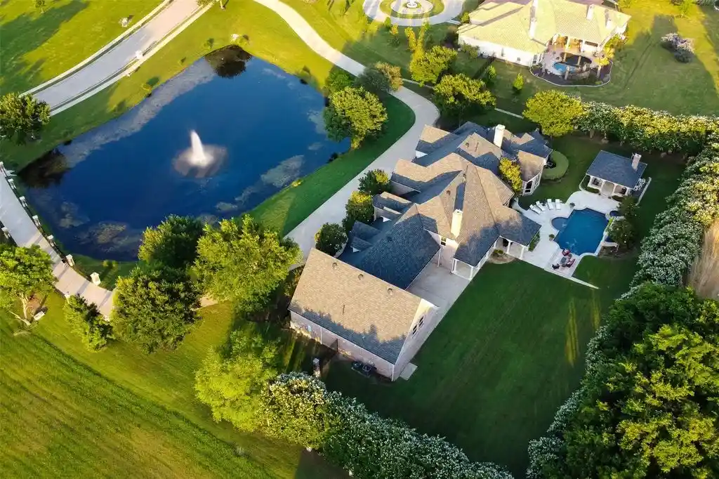 Exquisite 2. 5 acre estate in the prestigious hills of buffalo creek listed for 2695000 29