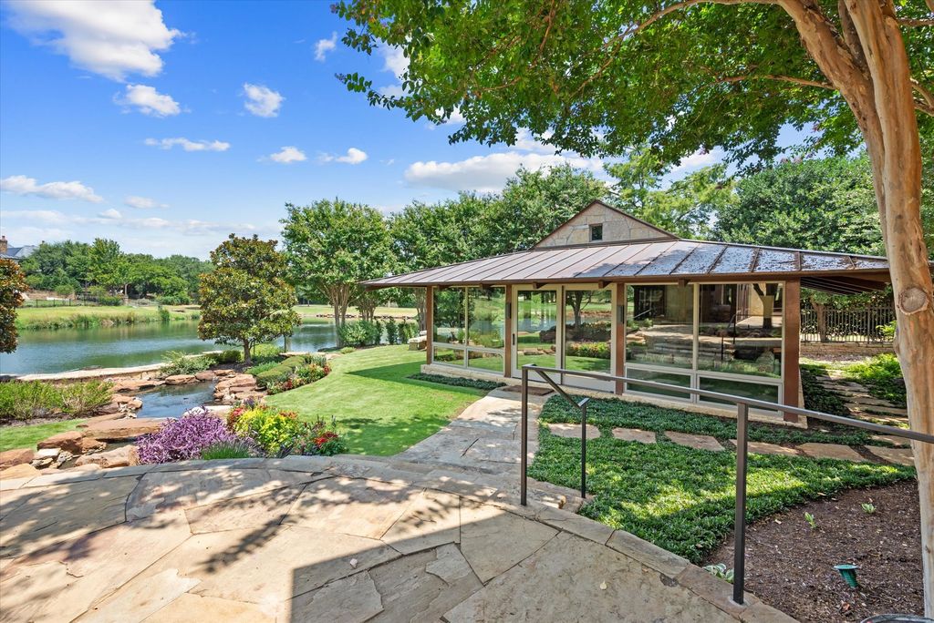 Spectacular gated vaquero estate by award winning lake flato listed for 9. 45 million 29