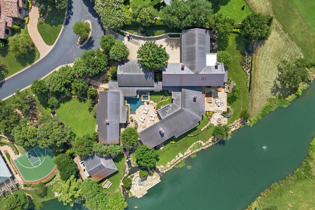 Spectacular gated vaquero estate by award winning lake flato listed for 9. 45 million 33